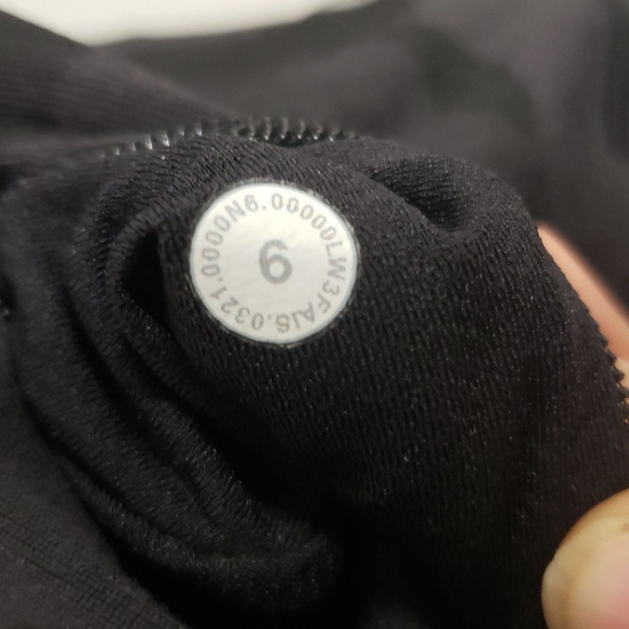 Lululemon Athletica Black Fitted Long Sleeve Camo 8 - Picture 9 of 9